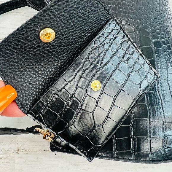 NWT Black Croc shoulder bag Faux Patent, leather Square Shape - Picture 13 of 13